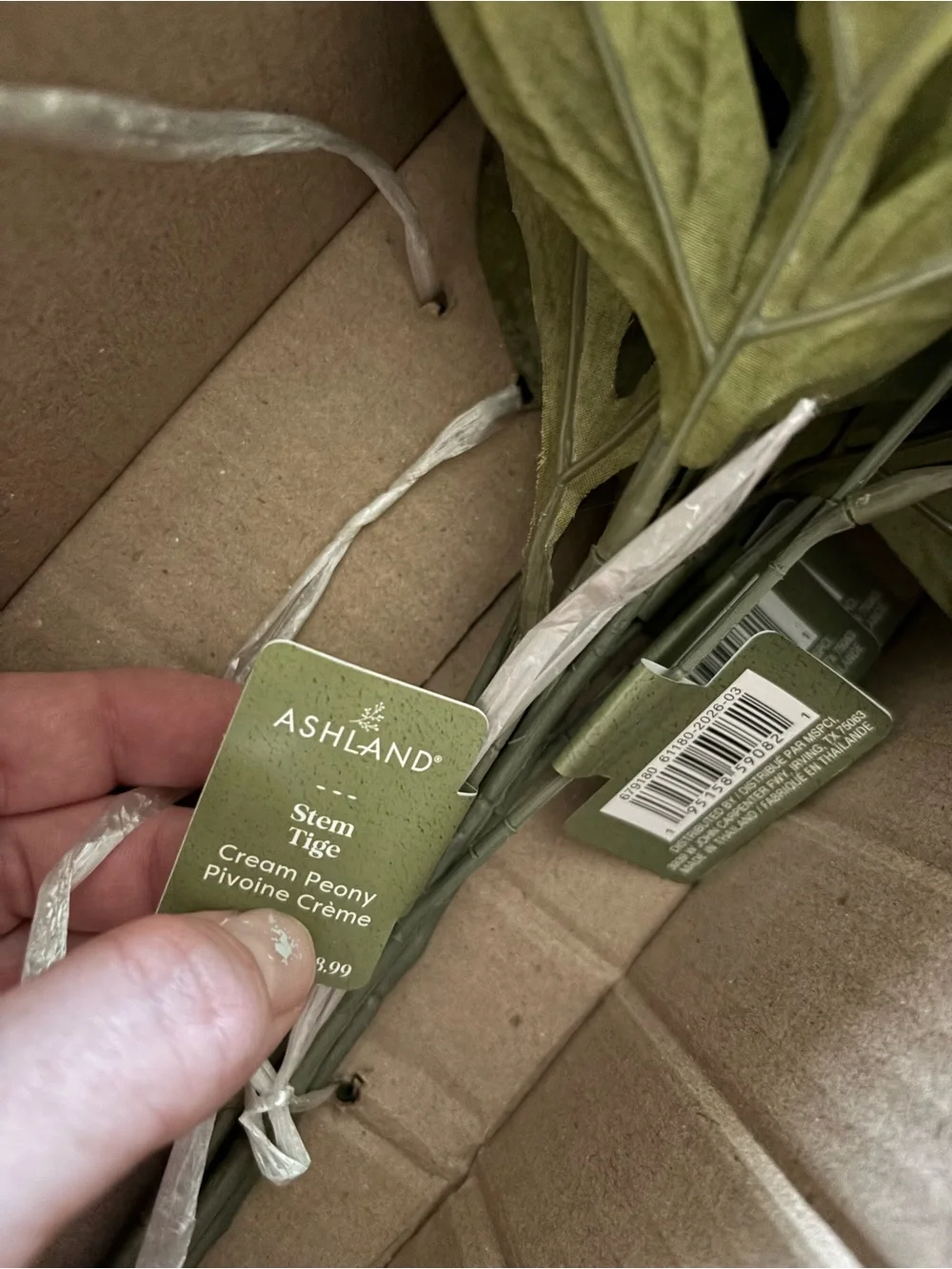 VIRAL Ashland Artificial Cream Peony Stems with Green Leaves (4 pack)